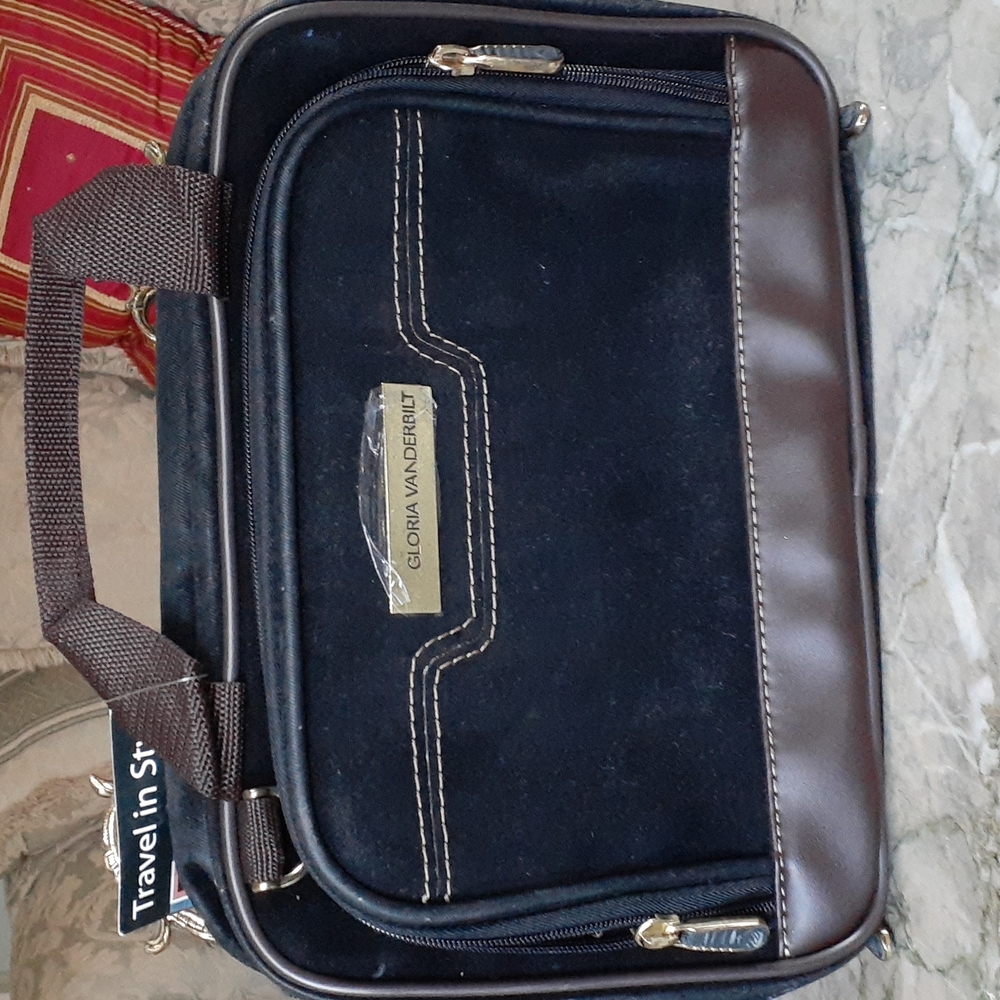 Gloria Vanderbilt VINTAGE cosmetics bag